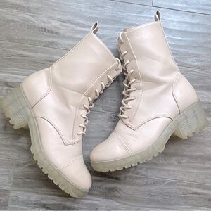 Shoedazzle Beige Combat Boots Christel Lug Sole Lace Up Ankle Bootie size 6.5